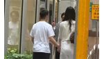 奚梦瑶何猷君七夕逛街被偶遇 两人全程牵手恩爱甜蜜 
